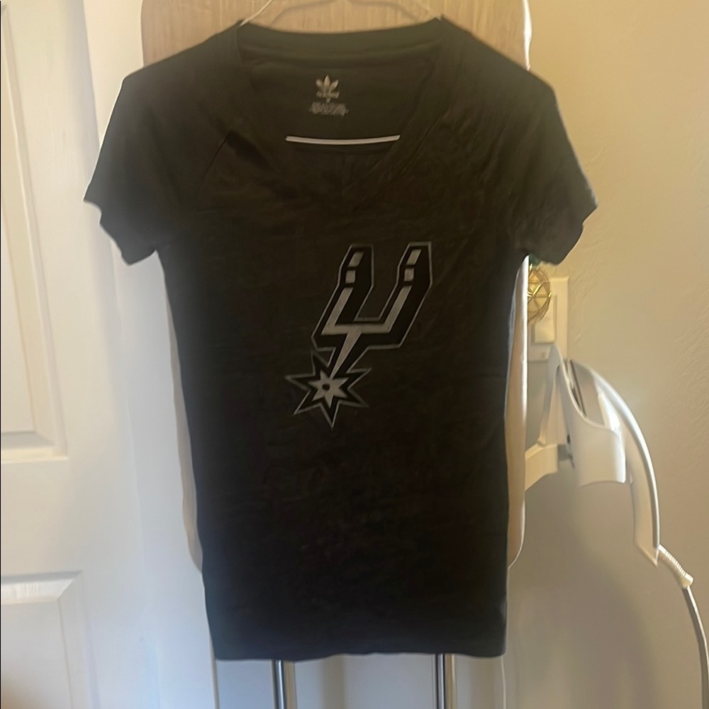 Women's San Antonio Spurs tee